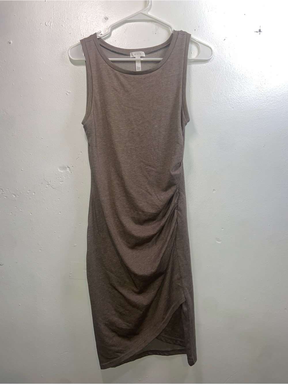 Leith Quiet Luxury Minimalist Corporate Sleeveless Ruched Midi Dress in Taupe